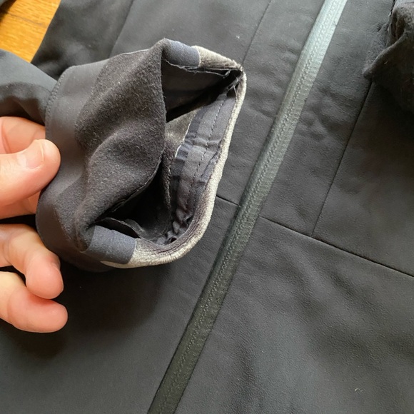 Lululemon Cross Chill Jacket Black size 0 - Picture 3 of 6